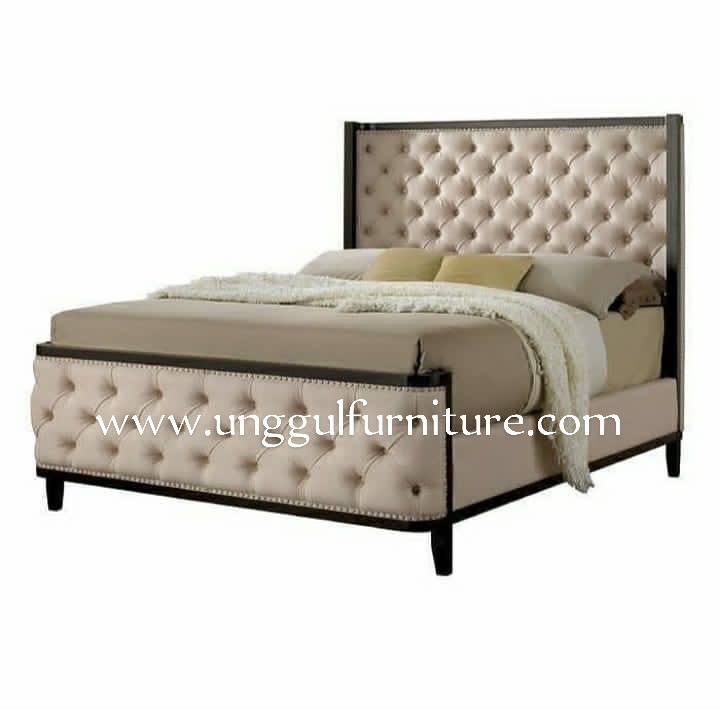 tempat tidur kayu minimalis dan sederhana